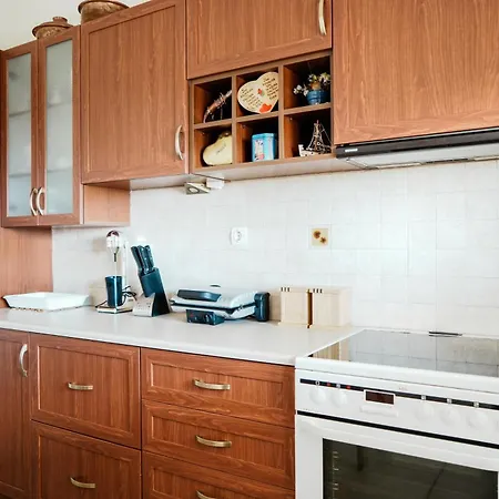 Castello فيلة كاريستوس